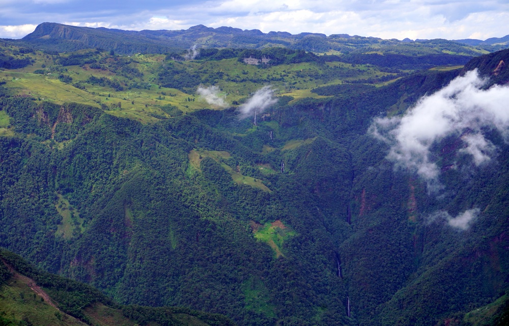 Hoya Panamá és az El Peñón környéki barlangok