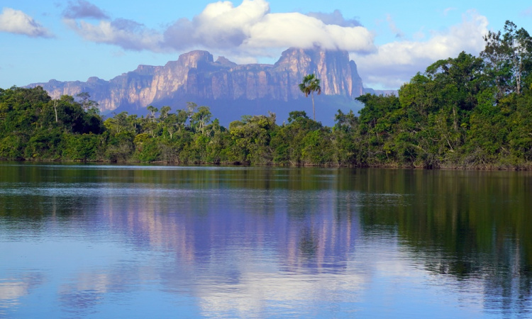 Alternatív utakon a Chimanta táblahegyeihez